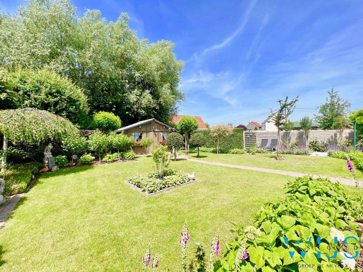 Prachtige alleenstaande woning op een aangenaam perceel van 1060m² in Doornzele ! 