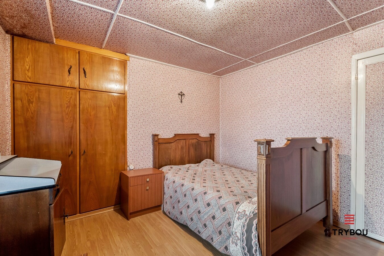 Zeer ruime gezinswoning in het centrum van Merkem 