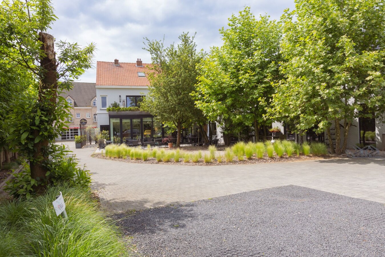 Unieke opbrengsteigendom in het hartje van Keerbergen met 9 parkeerplaatsen 