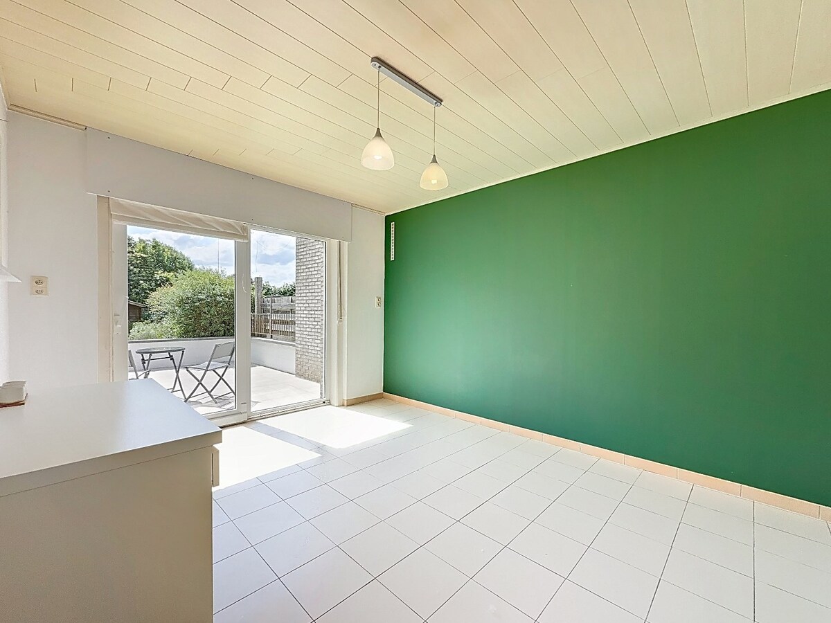 Ruime, instapklare woning met tuin te centrum Zottegem 