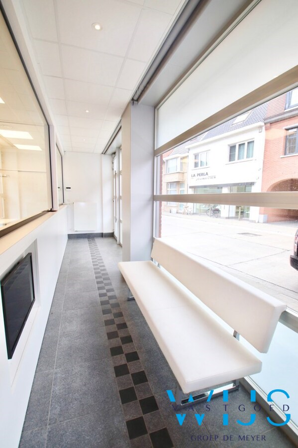 Multifunctioneel handelspand te centrum SLEIDINGE! 