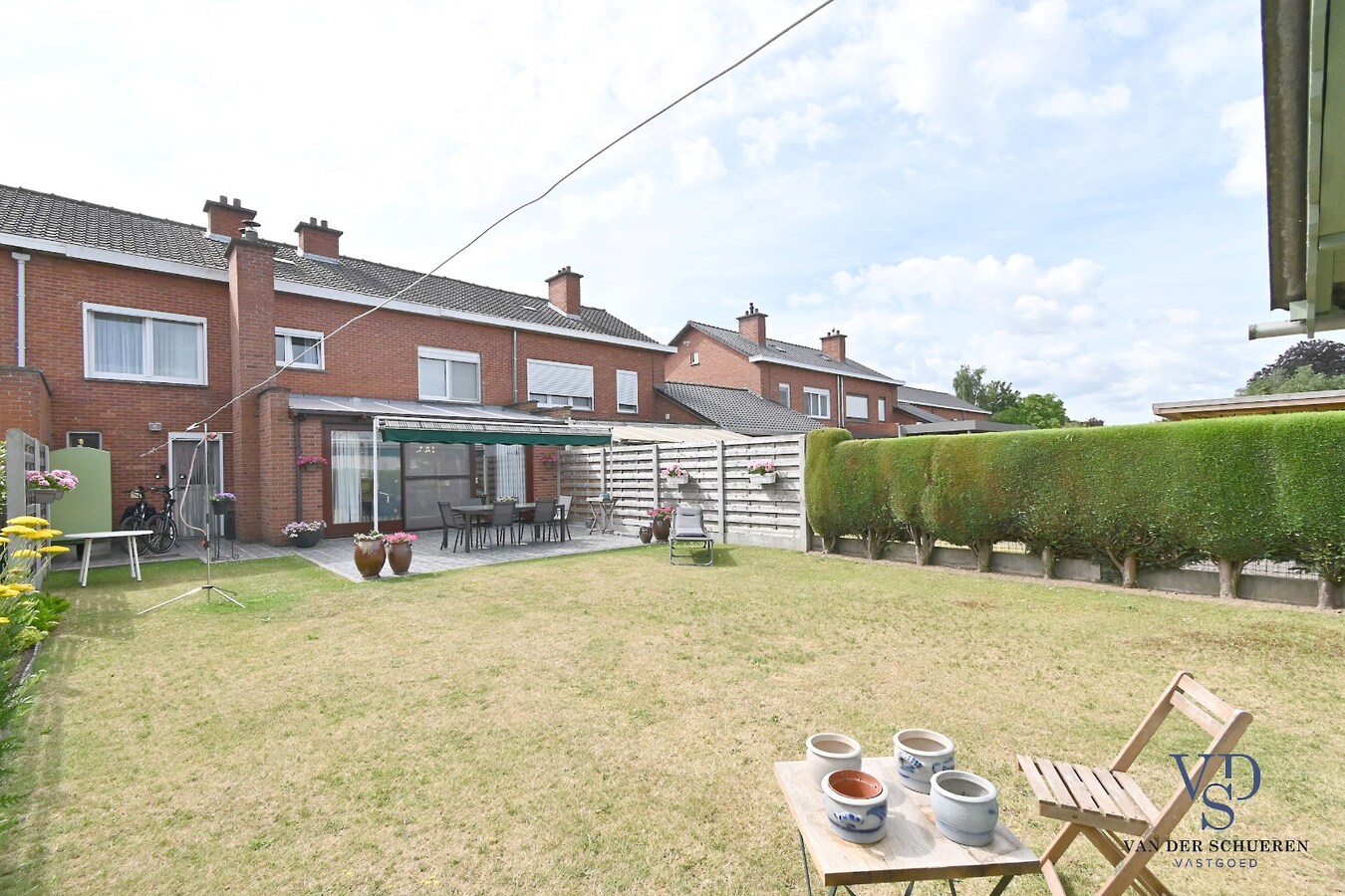 Degelijke, ruime eigendom in rustige residentiële wijk 