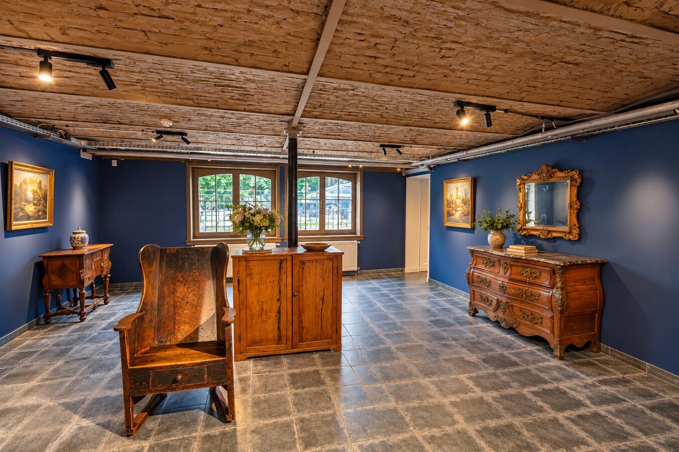 IMPOSANT KARAKTERVOL NEOCLASSICISTISCH HERENHUIS 