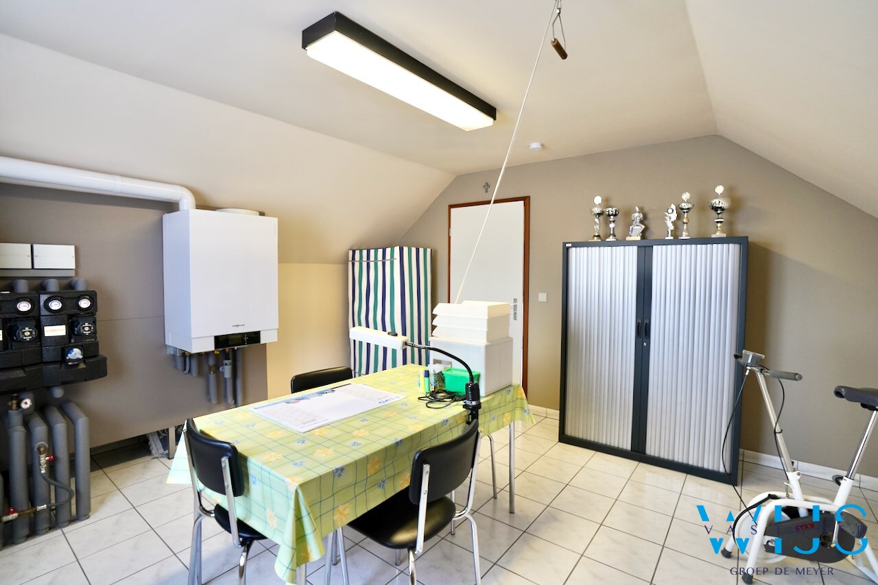 Ongelooflijk goed onderhouden bungalow te Bassevelde ! 