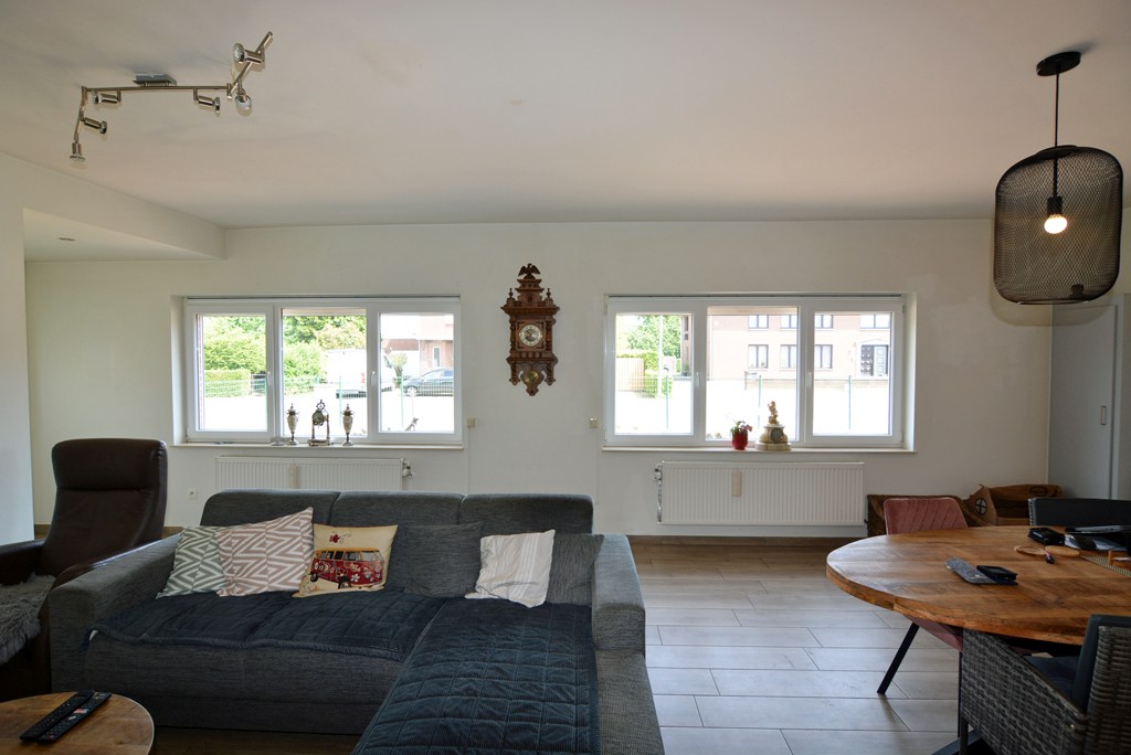 Gelijkvloers appartement met 3 slpks, veranda, tuin en garage 