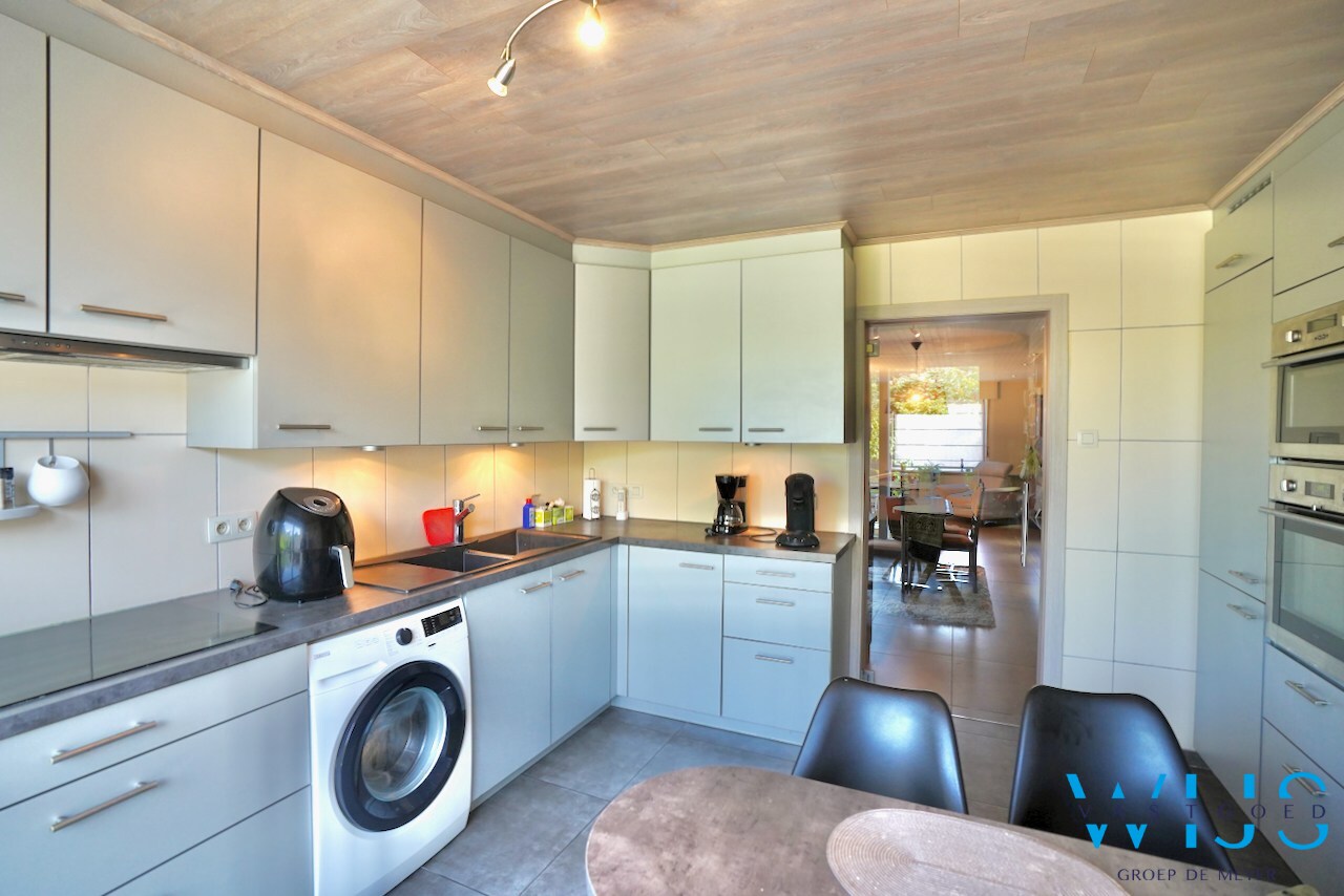 Praktisch en rustig gelegen woning met garage &amp; toffe tuin te Zelzate! 
