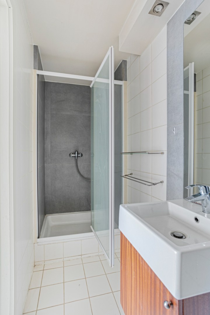 Uniek opbrengstpand met 1 appartement en 2 studentenkamers in centrum Leuven!  – EPC label B - bewoonbare opp. 227 m² 