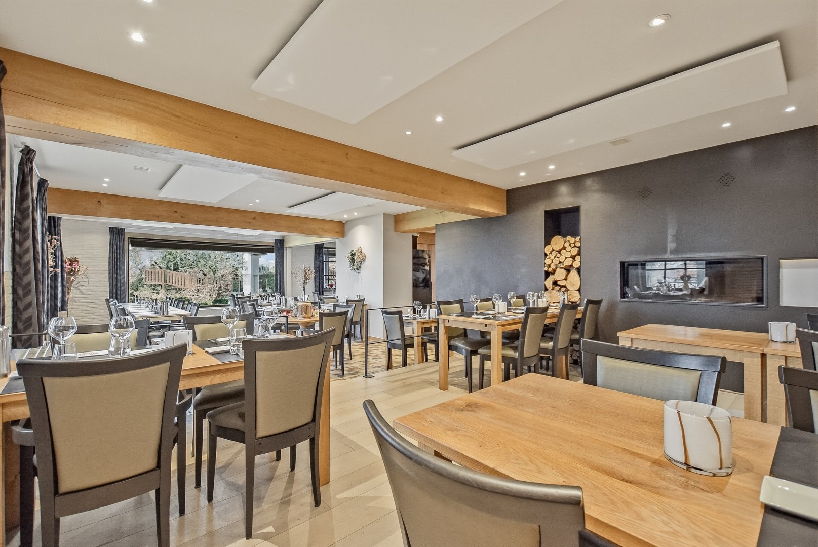 Restaurant met privéwoning en 2 B&amp;B-kamers op 4.370 m² 