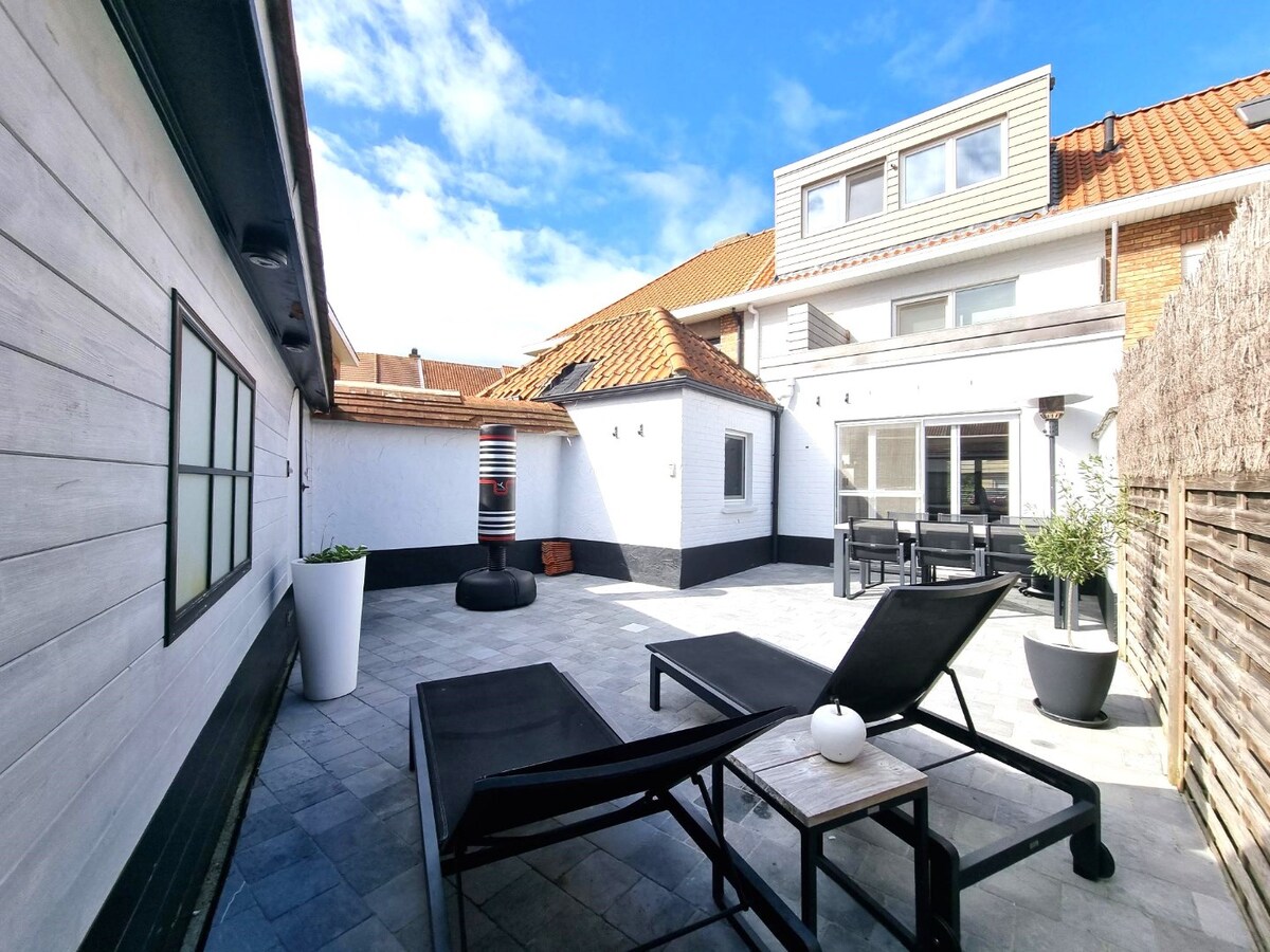 Zeer aangename woning met dubbele parking en mooi terras te Heist 