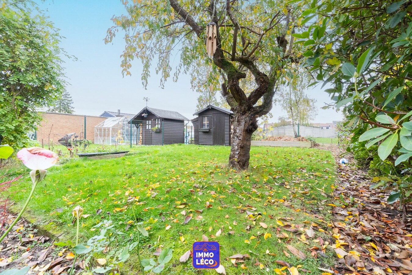 Superbe propriété érigée sur 323m² avec garage, parking, jardin, COUP DE COEUR ! 