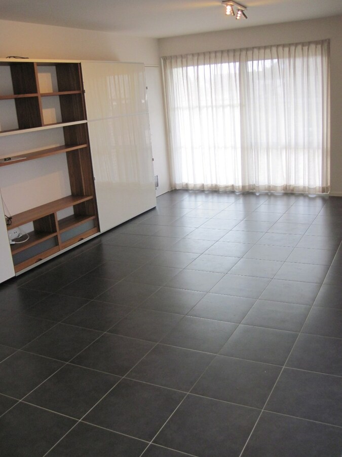 Hedendaags 2-slpk-appartement met groot terras 