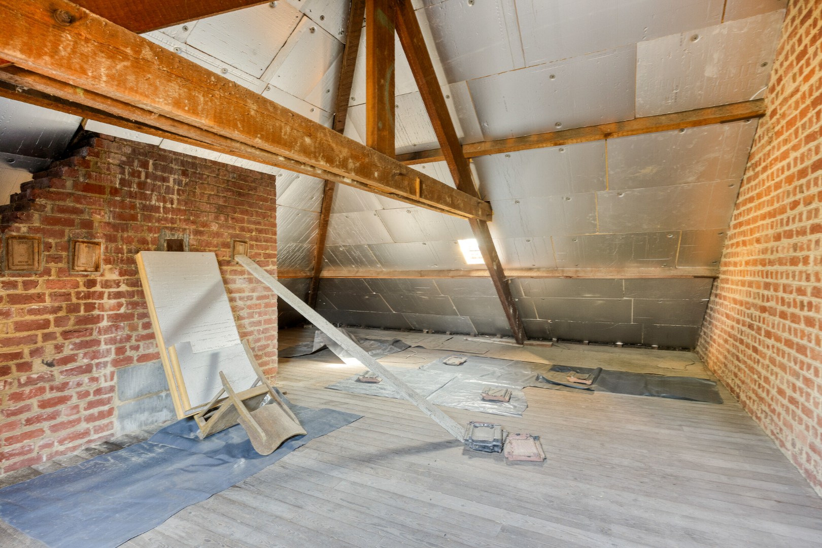 TE RENOVEREN WONING met 3/4 slaapkamers en tuin – 1640 SINT-GENESIUS-RODE 