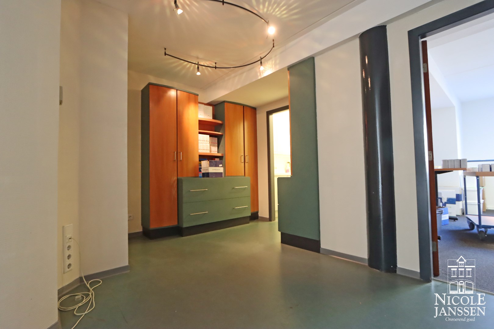 Verzorgd gelijkvloers handelspand 