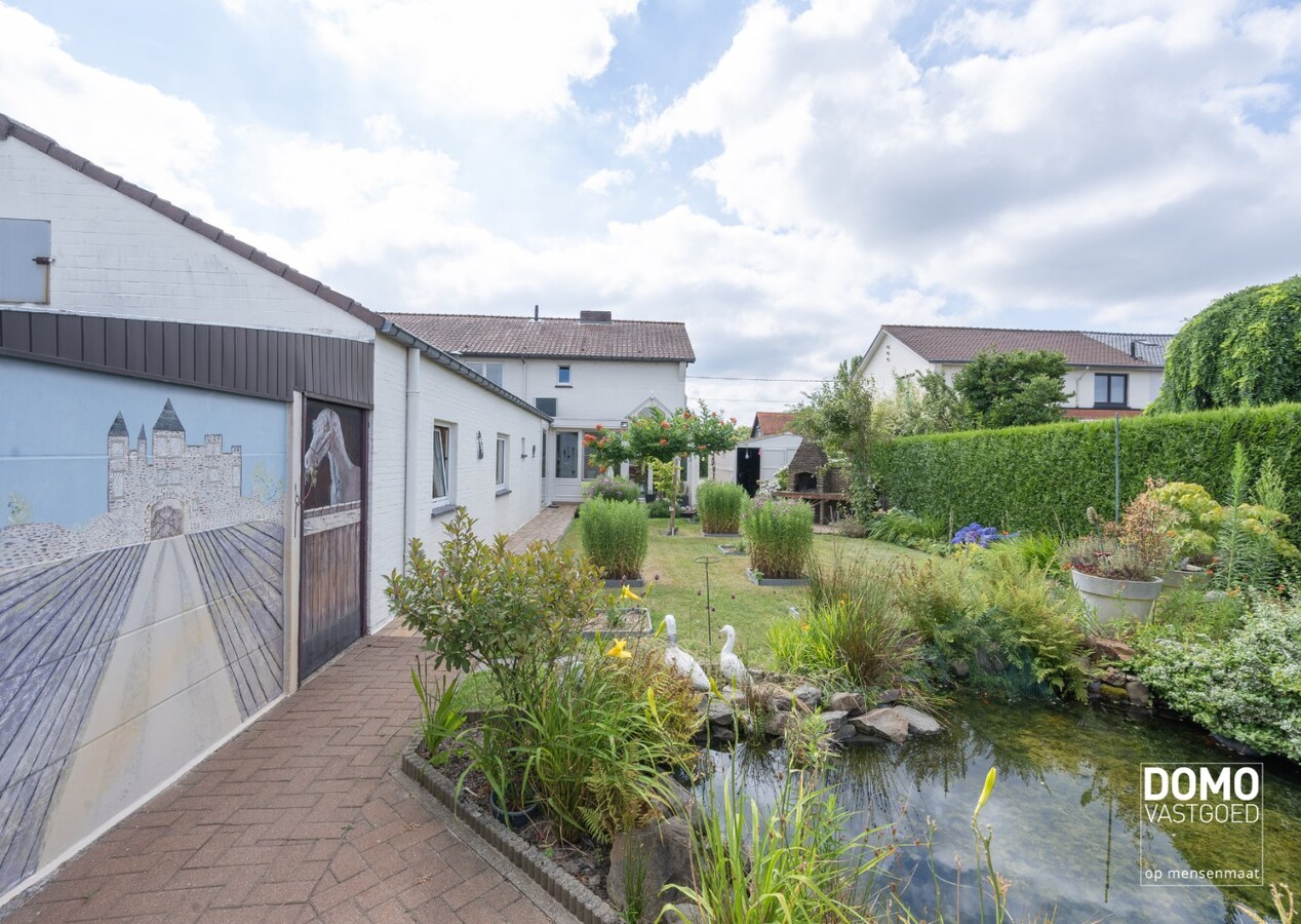 RUSTIG GELEGEN, RUIME WONING MET 4 SLAAPKAMERS, TUIN &amp; AANGRENZENDE STUDIO MET ENERGIELABEL D GELEGEN IN ALKEN 