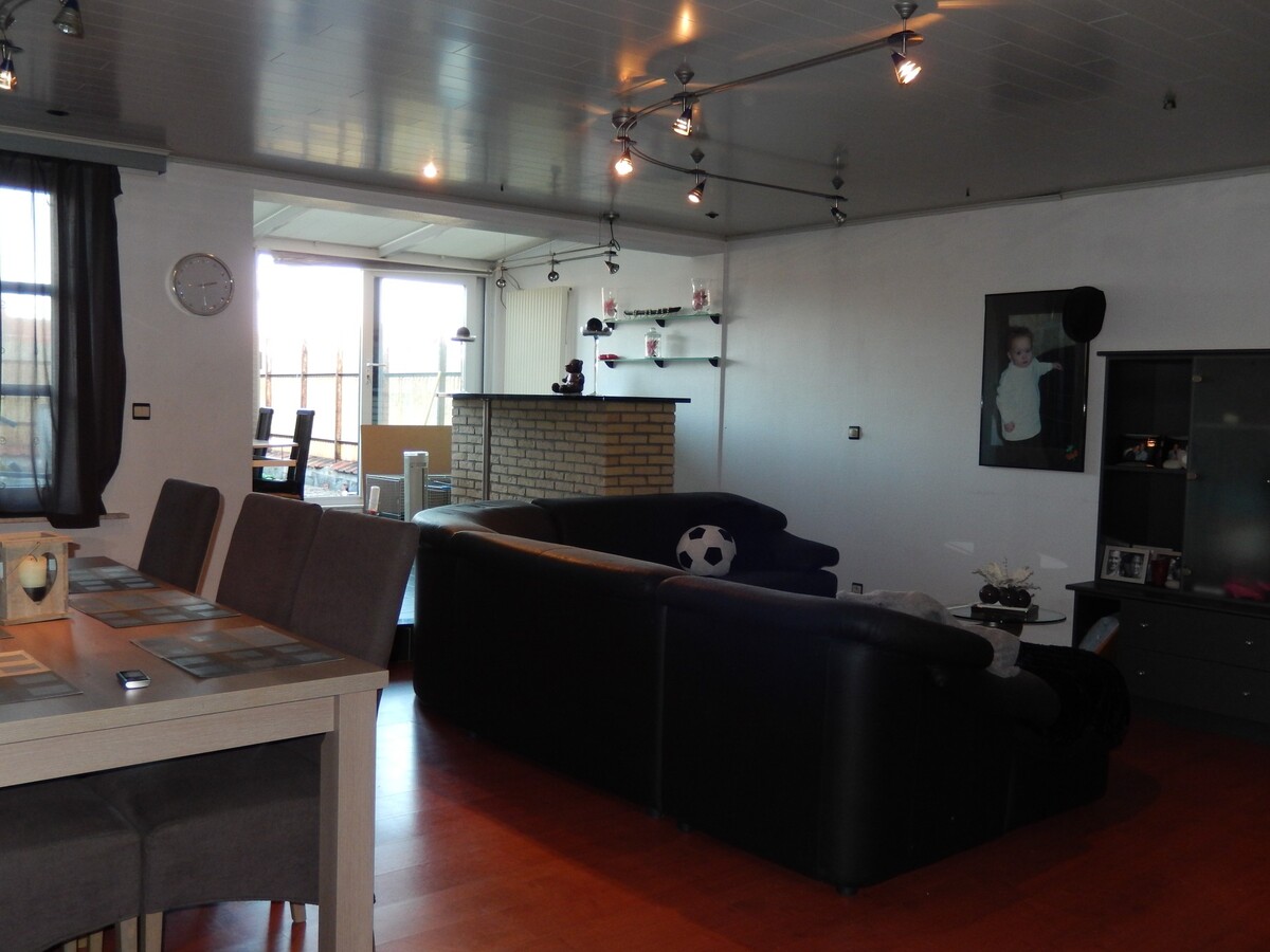 Instapklaar 3 slaapkamer appartement met groot zuidgericht terras 