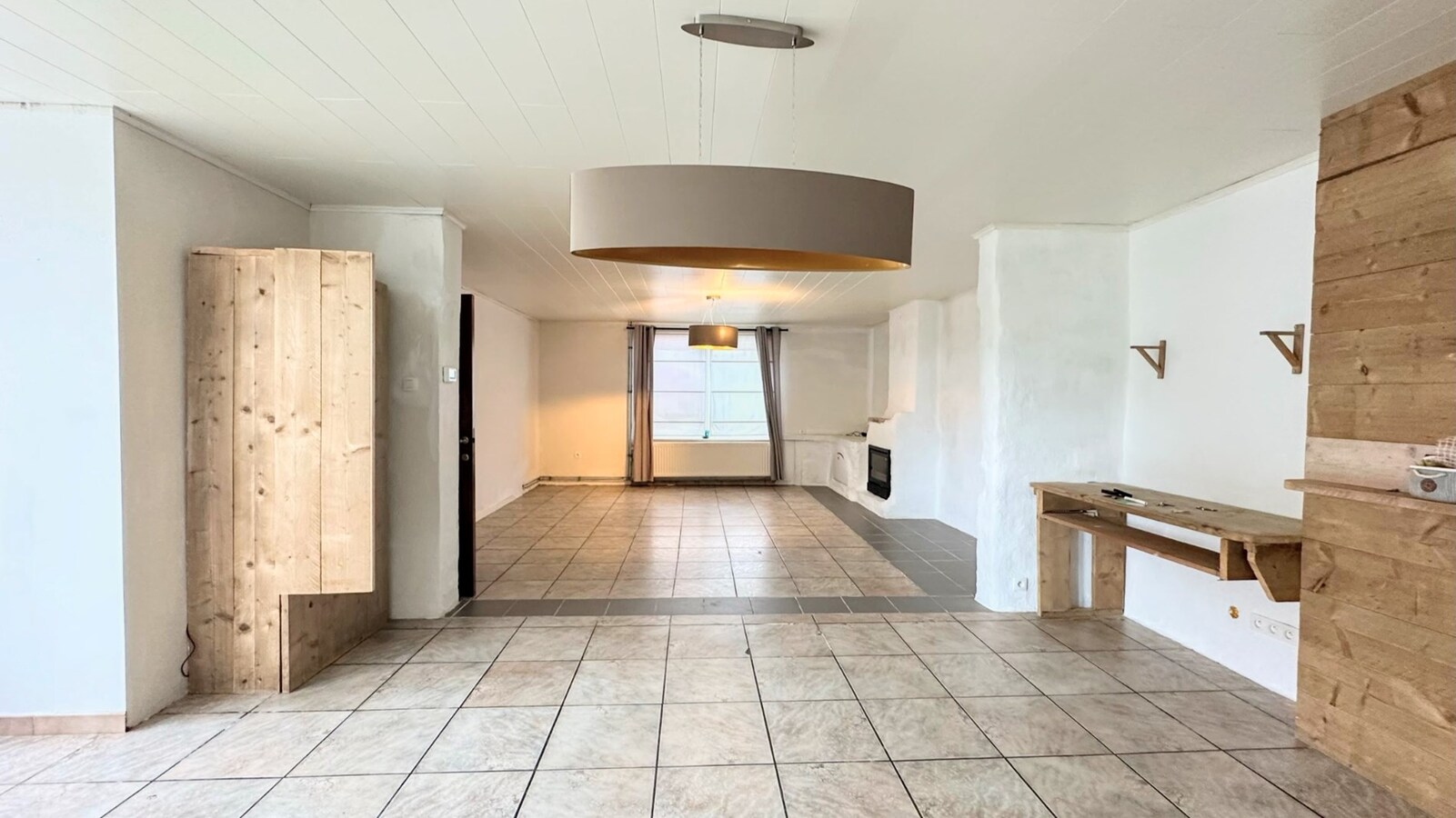 Ruime gezinswoning op zonnig perceel van 1175 m² 