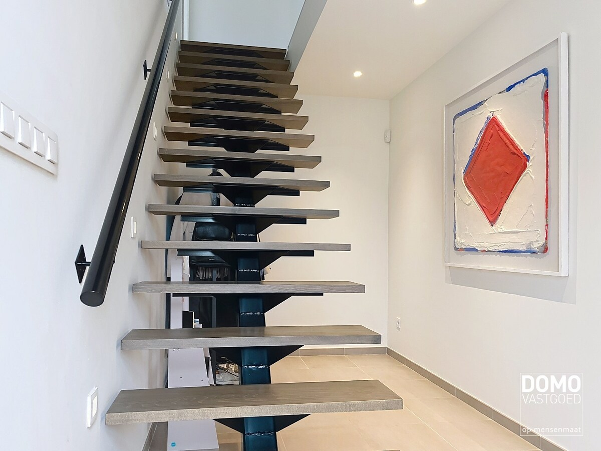 INSTAPKLARE GEZINSWONING MET 3 (MOGELIJK 4) SLAAPKAMERS EN EPC - LABEL A TE NEEROETEREN 