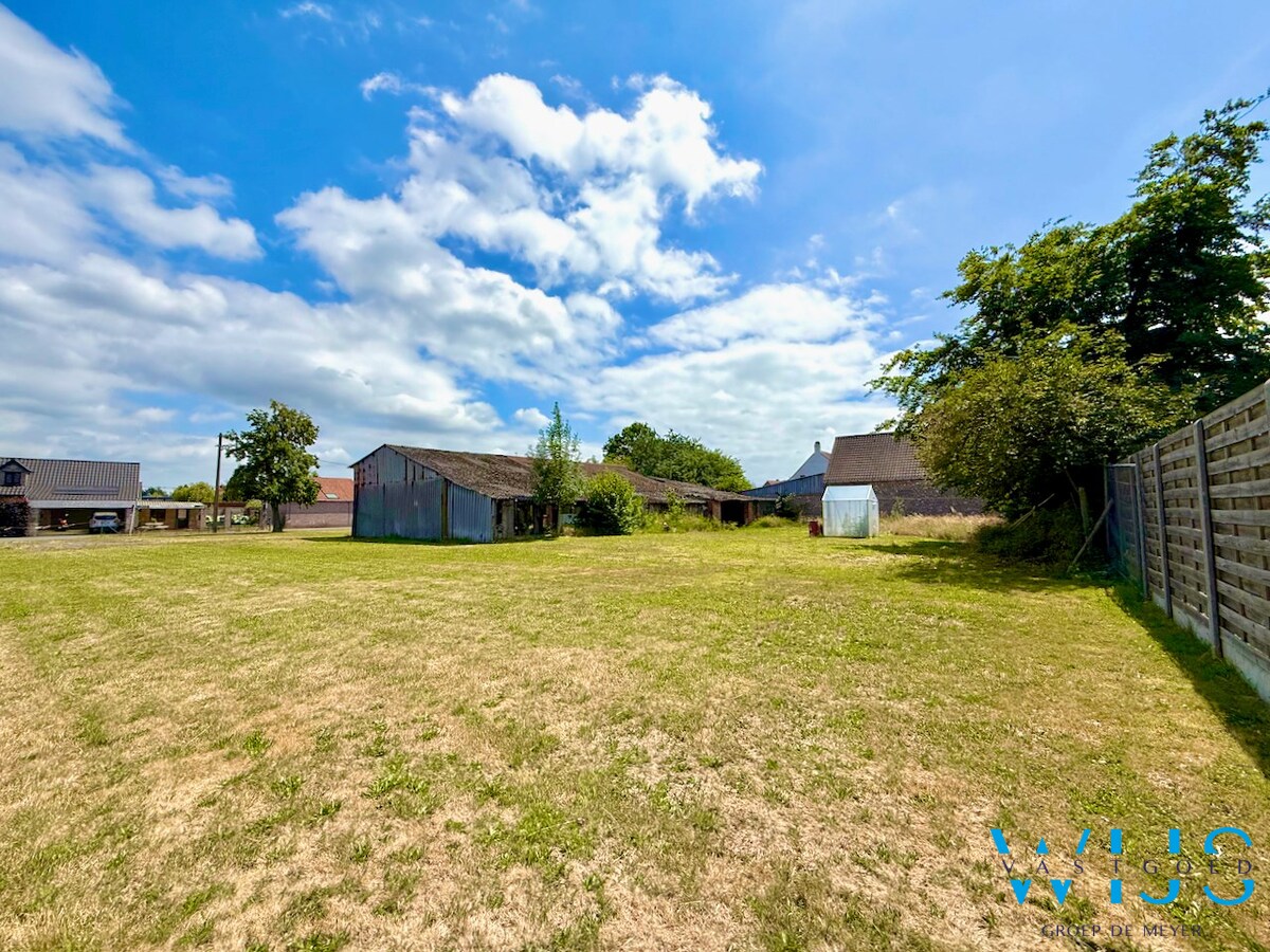 Bouwgrond van 1030m² op TOPLOCATIE ! 