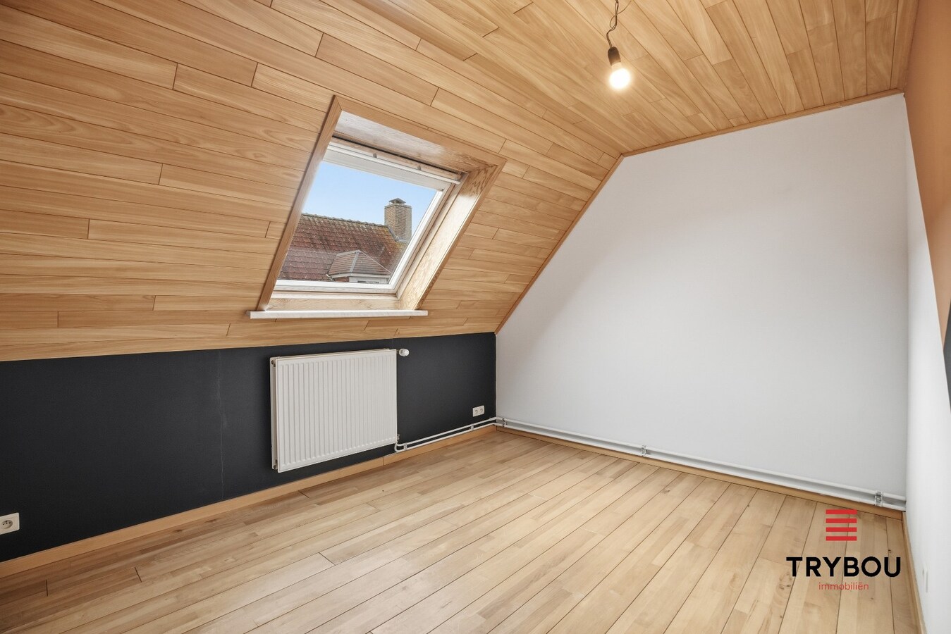 Halfopen bebouwing met 4 slaapkamers in Poelkapelle! 