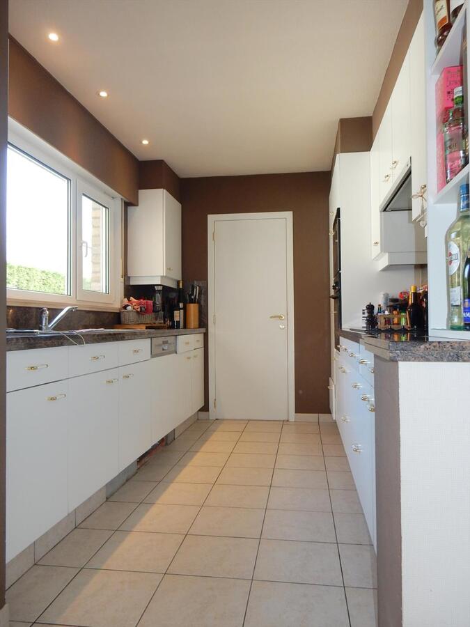 Ruime woning te Jabbeke met 4 slaapkamers 