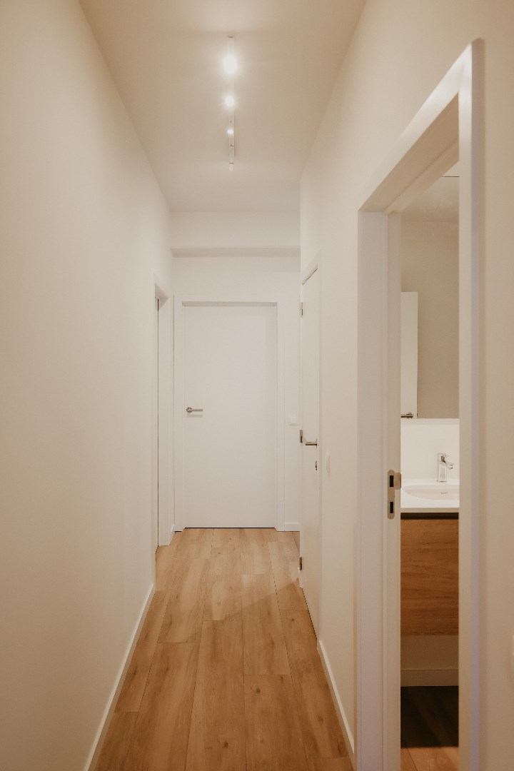 Prachtig gelijkvloers appartement met 3 slaapkamers en terras, midden in het centrum! 