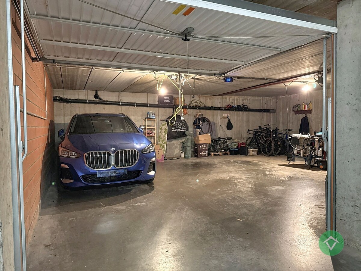 Luxe villa-appartement met dubbele garage en prachtig uitzicht in Koekelare 