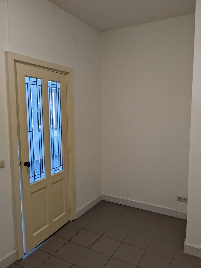 Instapklaar 2-kamer appartement nabij het centrum van Bladel. 