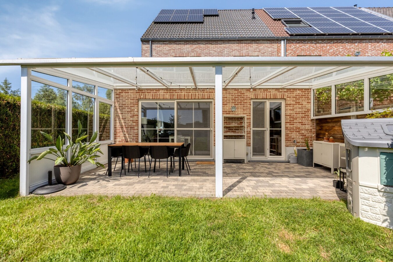 Moderne woning op het einde van een doodlopende straat te Duffel 