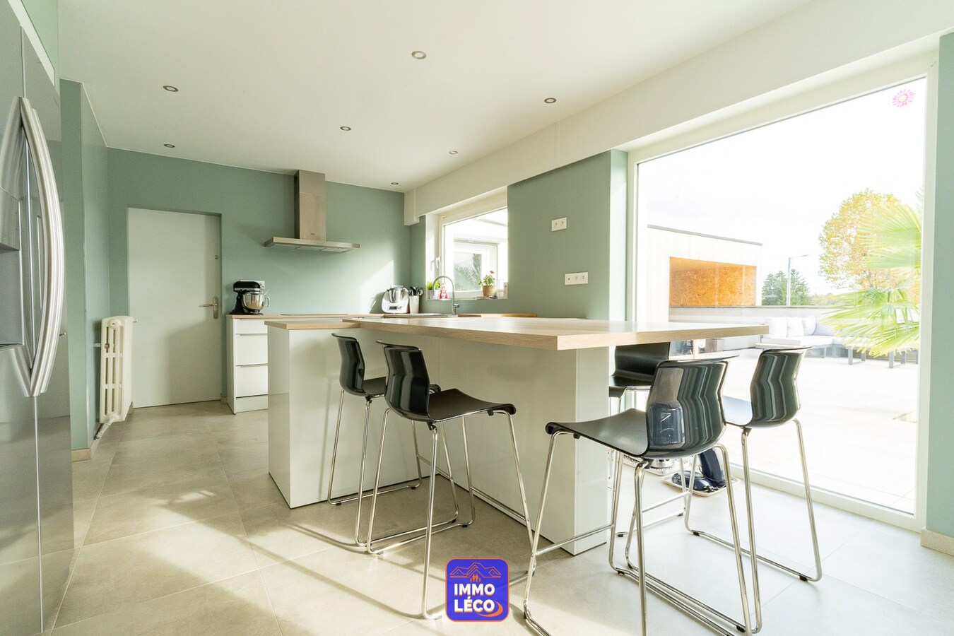 Villa semi "Plain-Pied" avec piscine, garage, carport et annexe pour profession libérale ! 