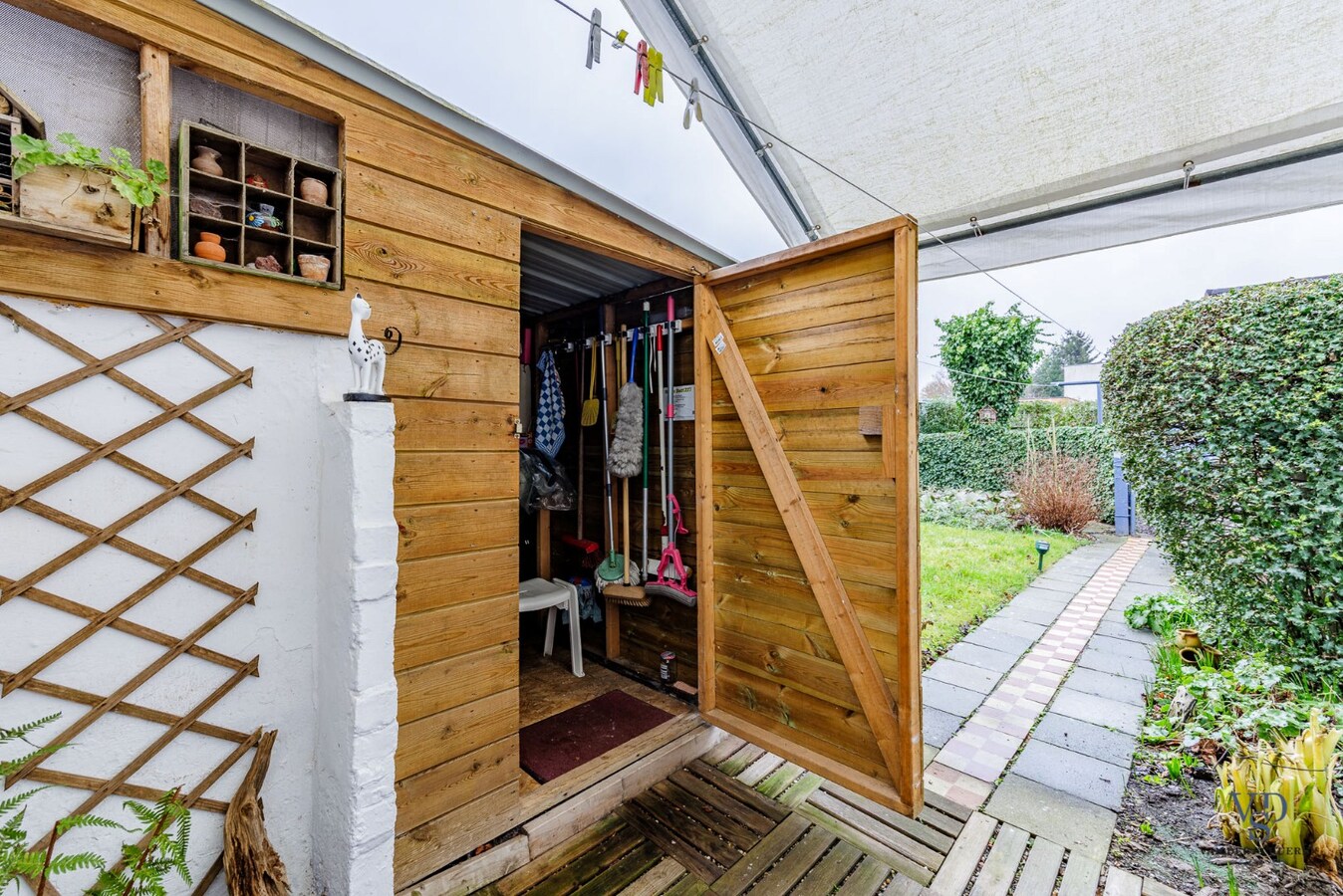 Karaktervolle woning met tuin op gunstige ligging. 