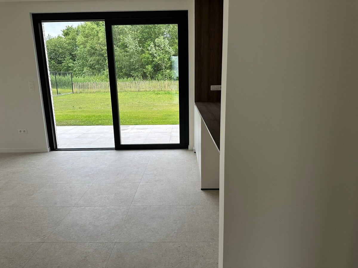 Nieuwbouw woning met 4 slaapkamers (1 gelijkvloers) 