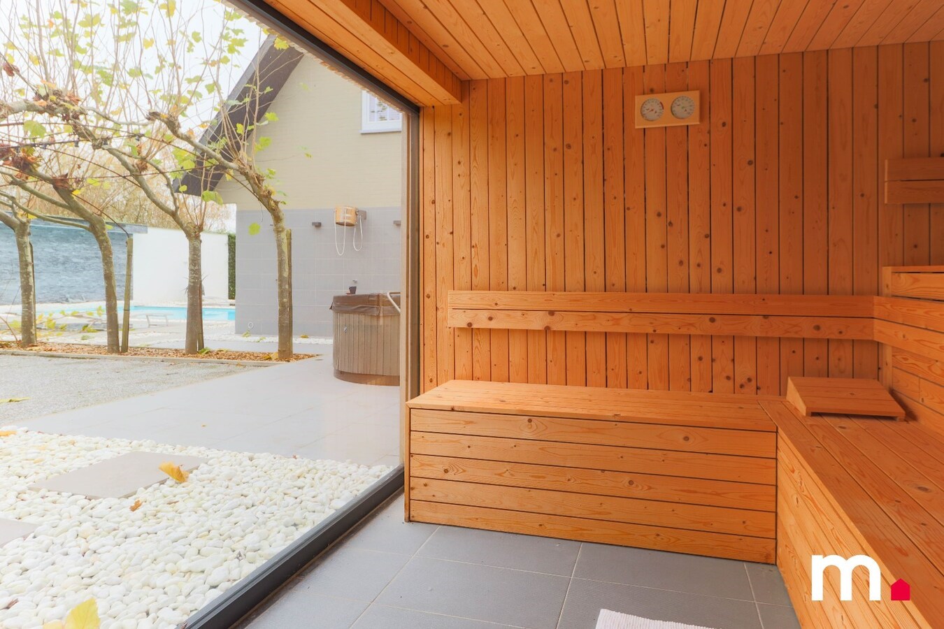 Sublieme Villa met 5 slaapkamers en Zwembad te Kortrijk ! 