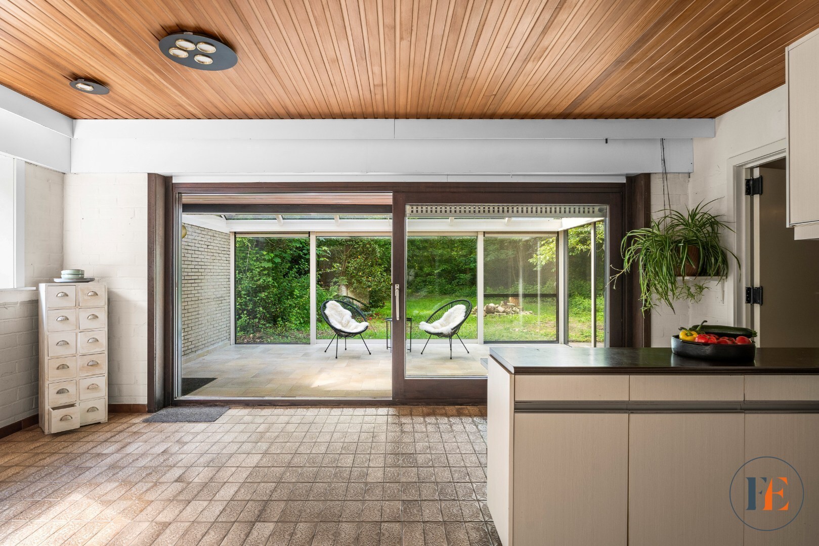 Exclusieve te renoveren HOB te Baarle-Drongen op een perceel van ca.2.000m2 met richtprijs 