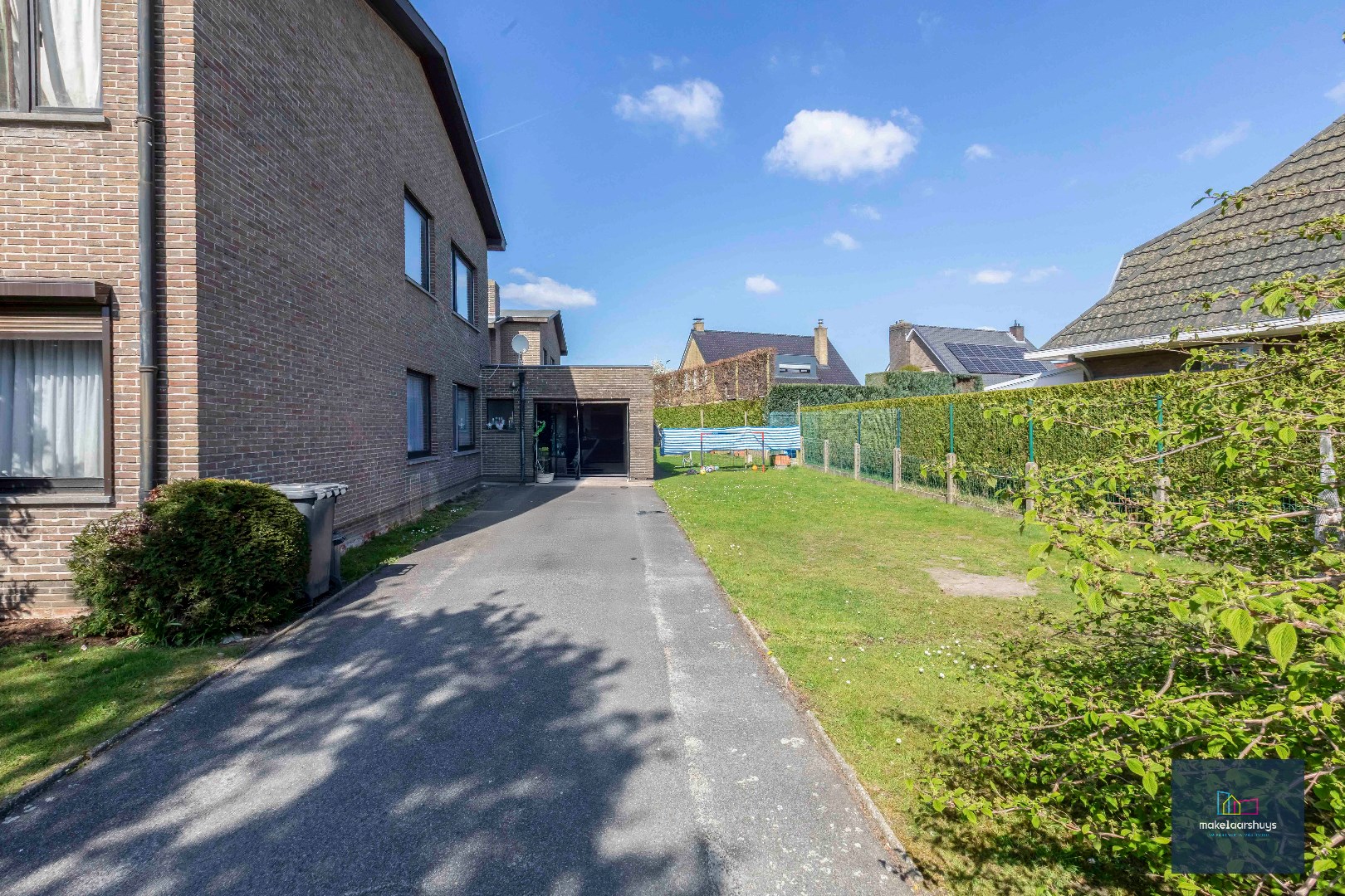 Building met 2 app. met 3 slps en 2 garages 