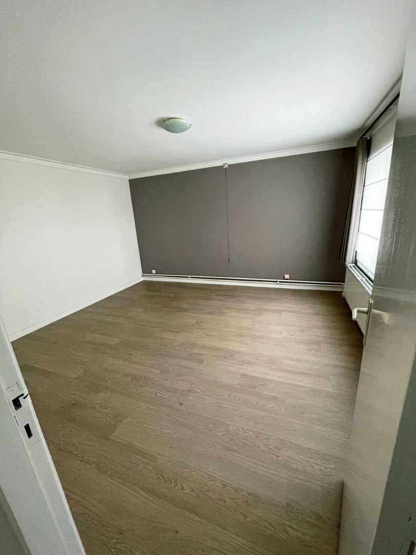 Vrijstaande, energiezuinige woning met 4 slpk en garage op een perceel van 25 a. 