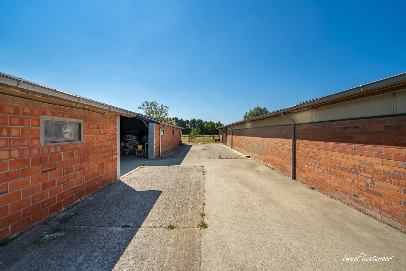 Unieke eigendom met paardenaccommodatie op 33.647 m² in Menen 