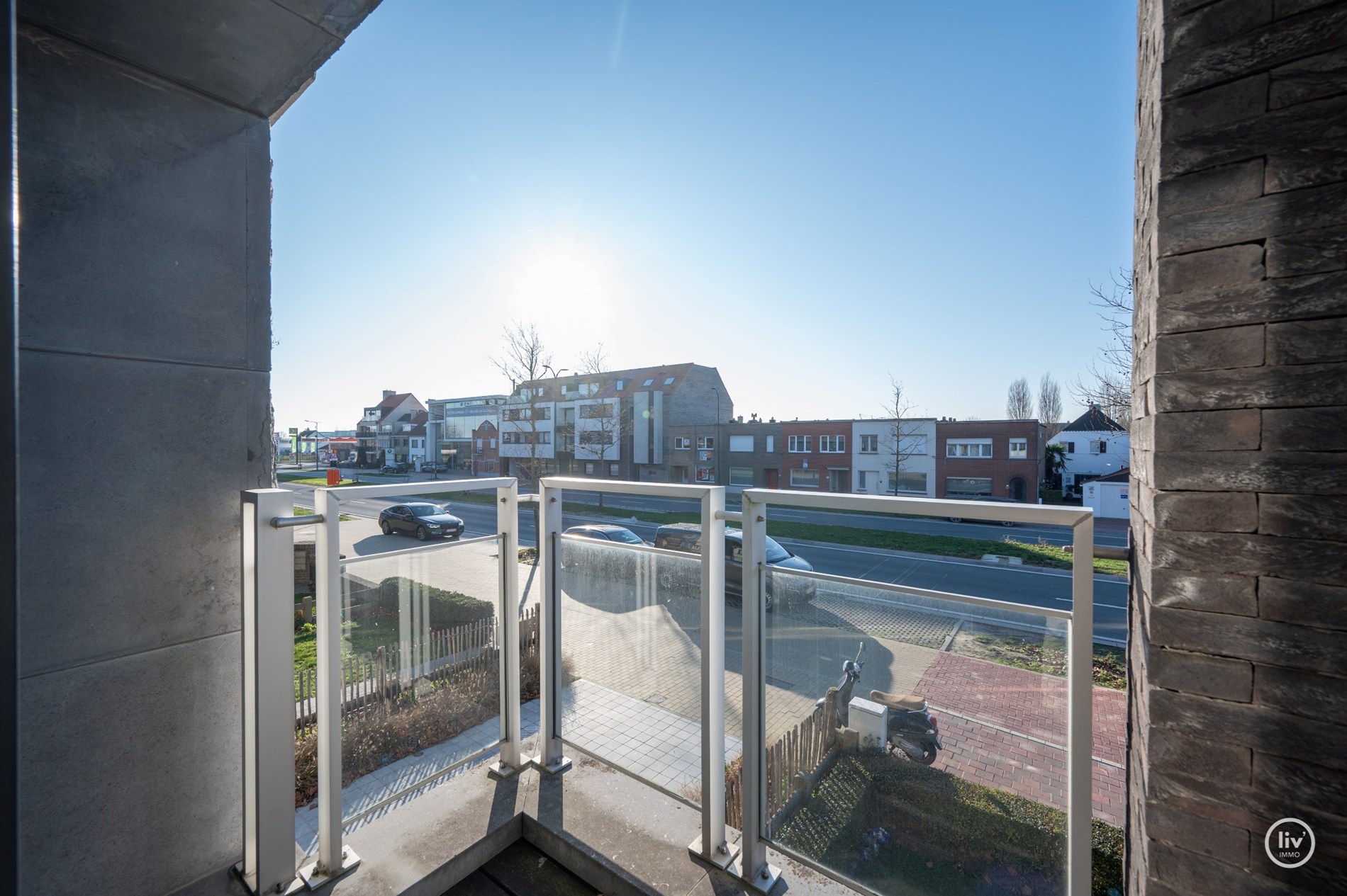 Centraal gelegen 2 slaapkamer appartement met ruime terrassen in een recent gebouwde residentie (met mog. tot aankoop van inpandige garage) 