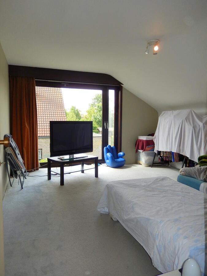 Ruime villa met zonnige tuin en 4 of 5 slaapkamers 