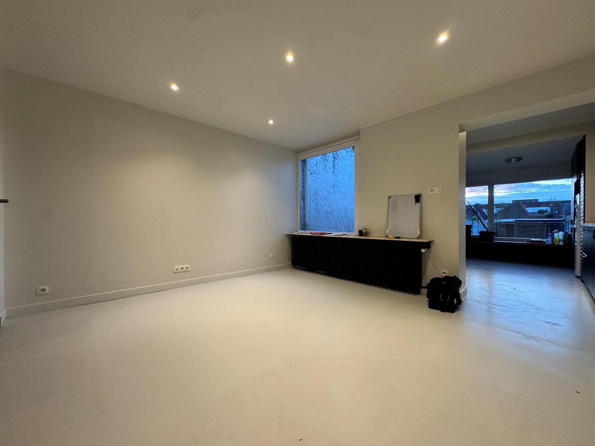 Instapklare woning met 3 slaapkamers en tuin te Roeselare 