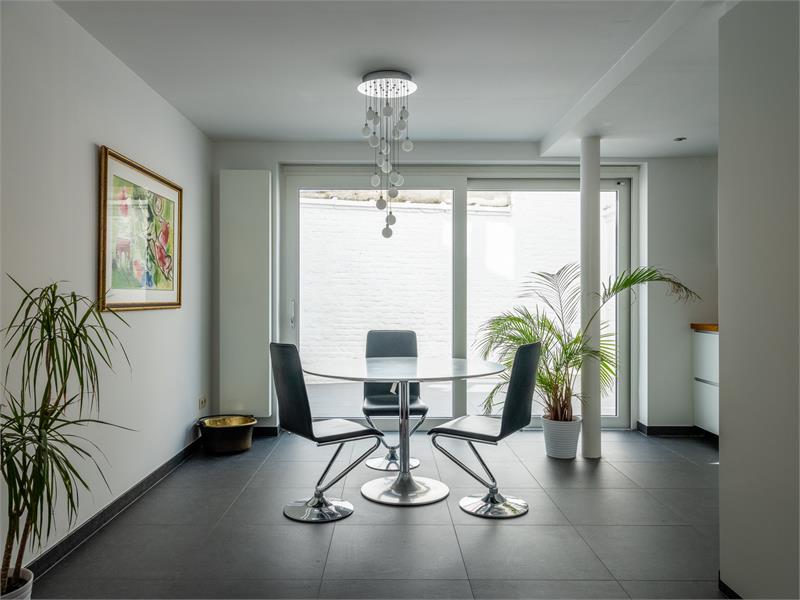 Prachtige burgerwoning in een wijk in bloei 