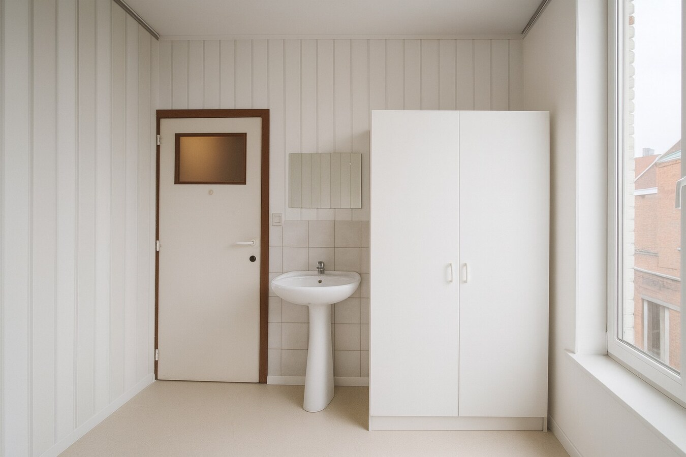 Uniek handelshuis met voormalig café en twee duplexappartementen te koop op toplocatie in het hart van Sint-Niklaas! 