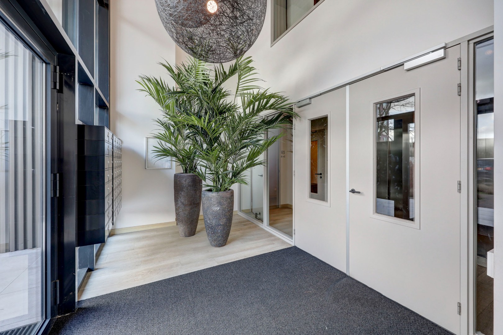 Energiezuinig en instapklare studio met energielabel A, moderne keuken en badkamer en uitzicht op de skyline van Rotterdam. 