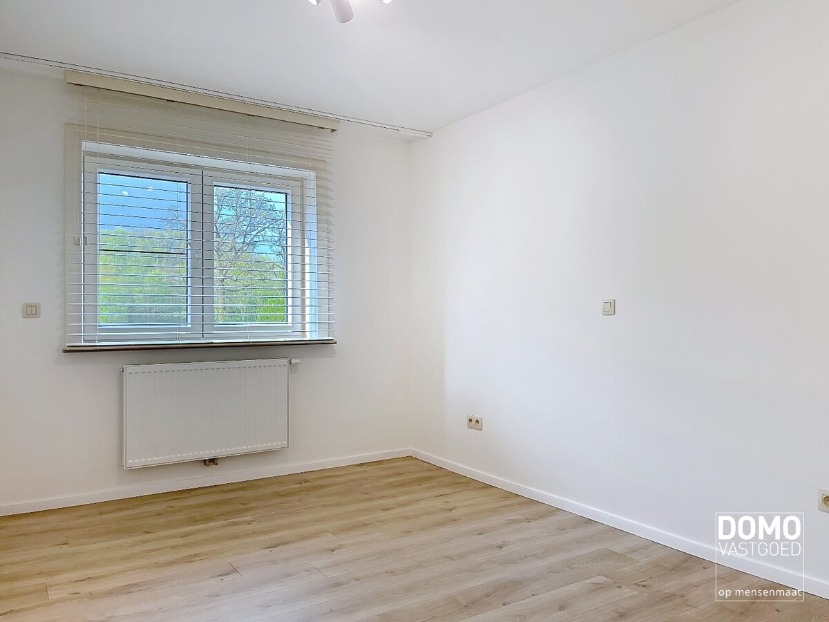 VOLLEDIG GERENOVEERDE WONING MET 3 SLAAPKAMERS EN ZUIDGERICHTE TUIN 