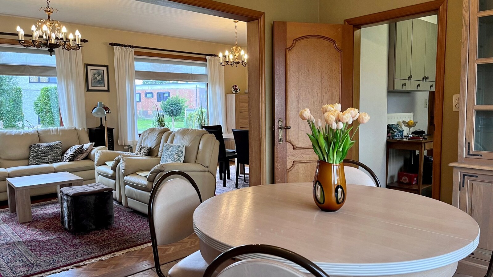 Goed onderhouden woning met tuin, terras en inpandige garage in Kermt - Energielabel E 