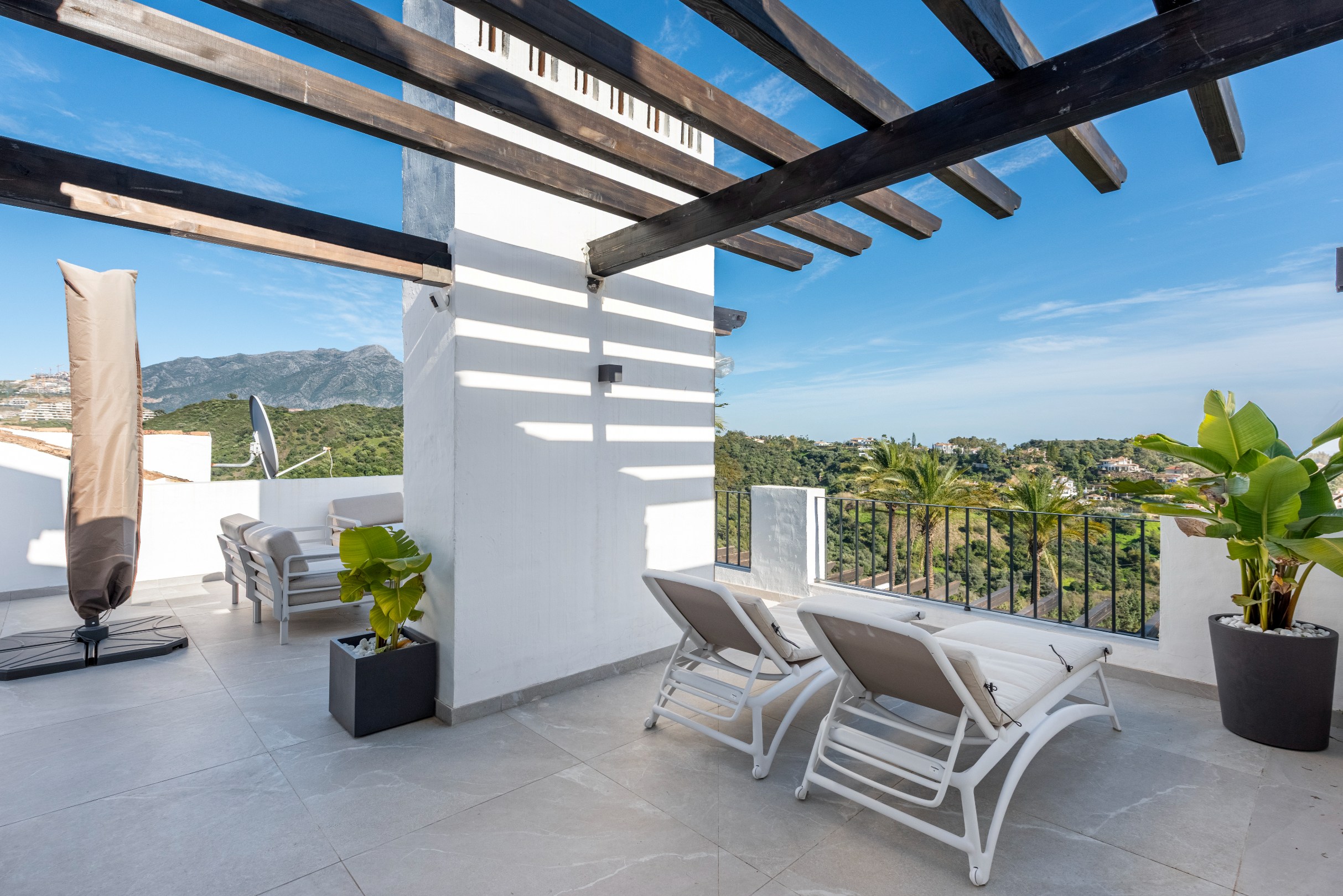 Duplex Penthouse avec vue panoramique sur la mer et le golf - Urb. Altos de La Quinta 