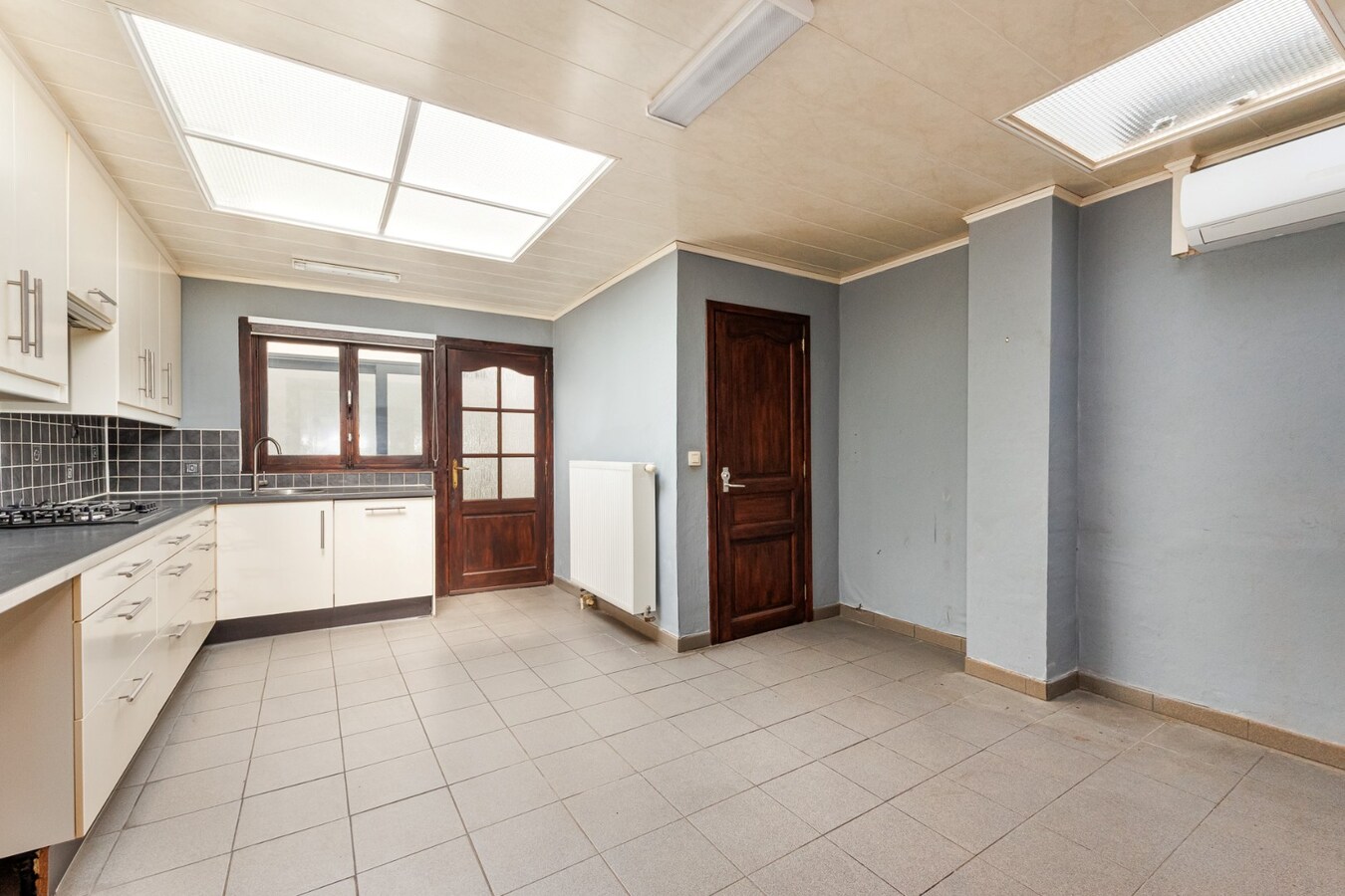 Te renoveren woning met 3 slpk en stadstuin te Hoboken! 