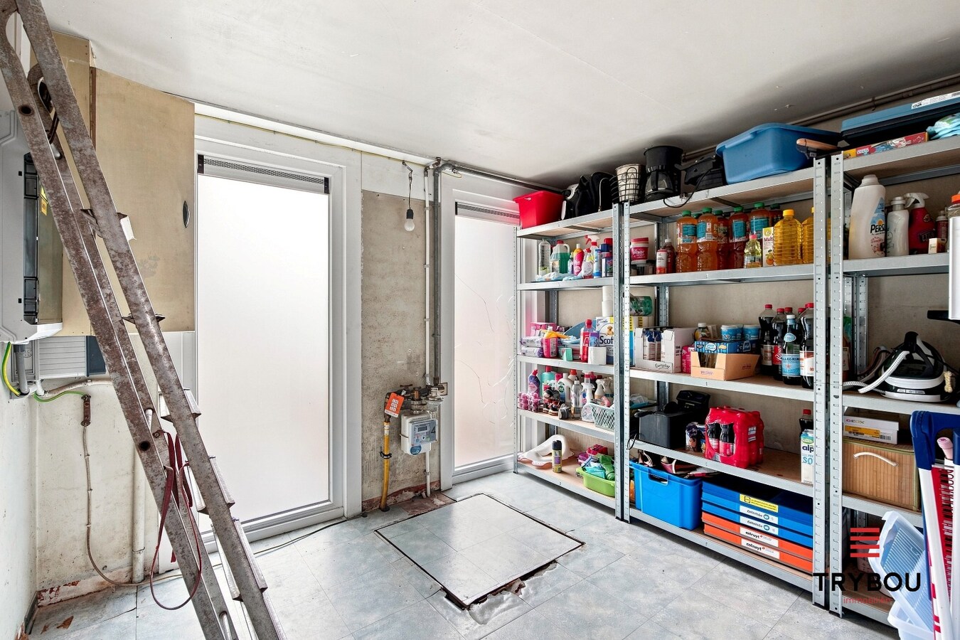 Uitstekende gelegen woning met loods en tuin! 