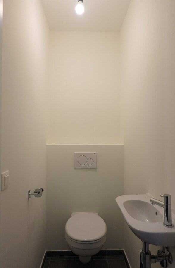 Recent nieuwbouwappartement (2023) met dubbele garage 