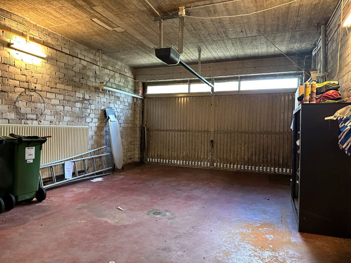 Ruime te renoveren woning met 5 slaapkamers op 1.250 m² 