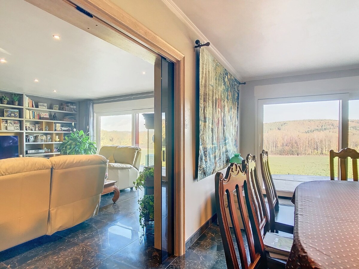 Paardeneigendom met villa, luxe en comfort in Harzé/Aywaille op ca.8,5ha 